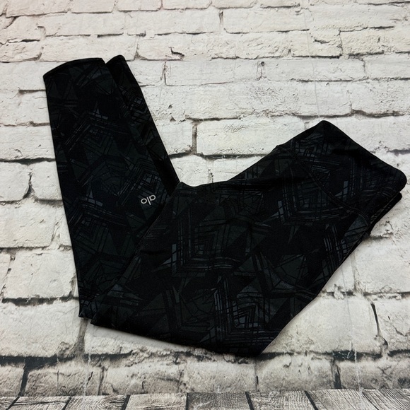 Alo Cropped Leggings Size M - Picture 10 of 10